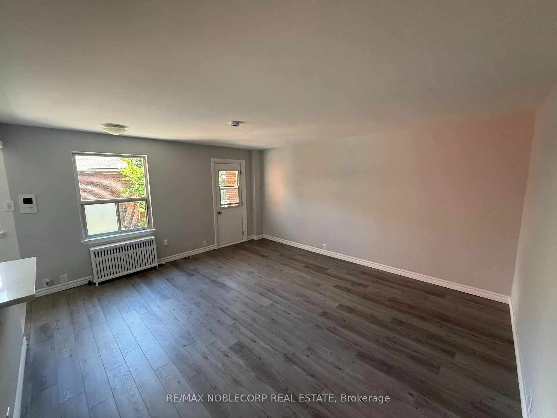 Photo 2 of Unit 206, 1315 Bayview Avenue, Toronto, Leaside — HOMEH