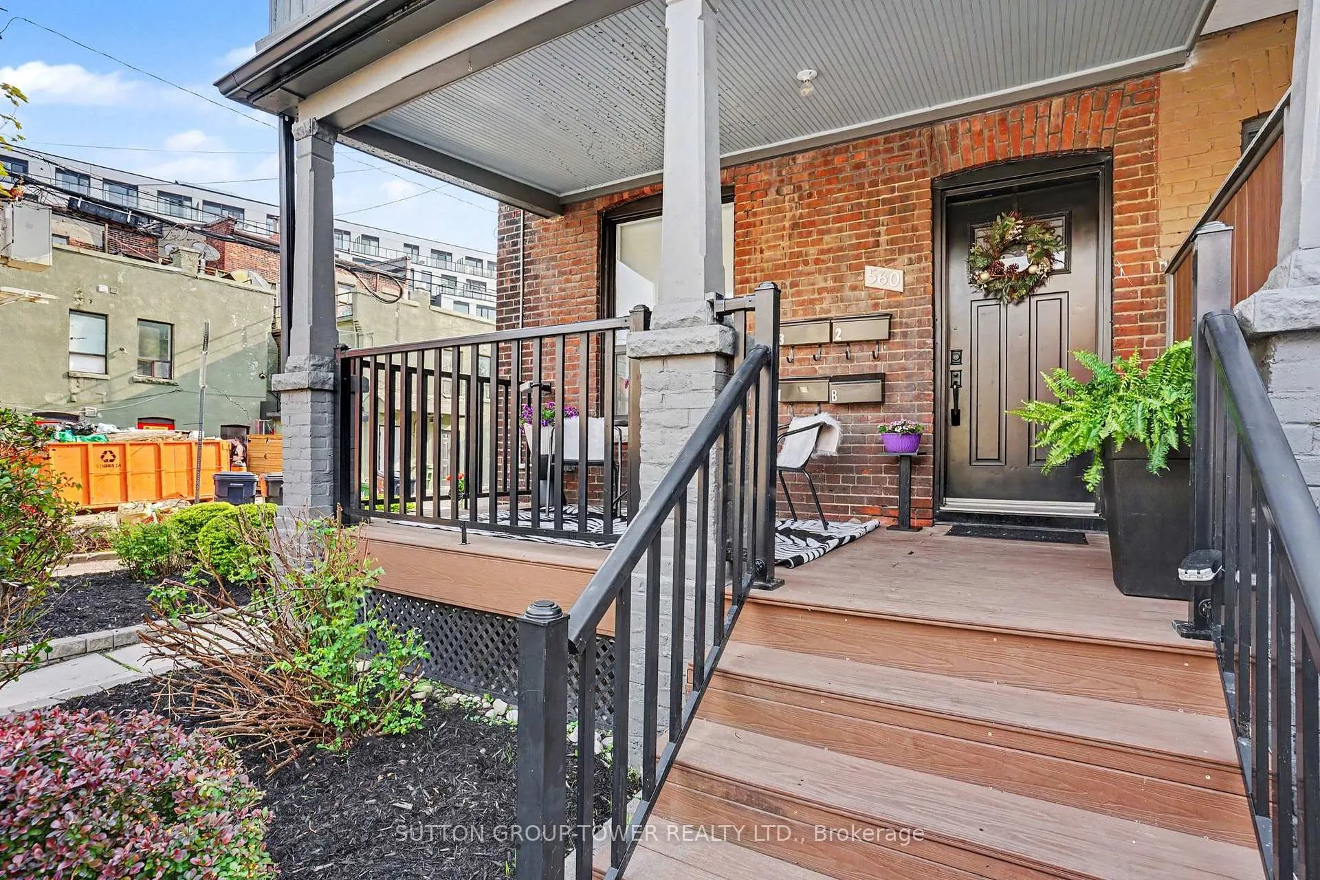Photo 5 of 560 Indian Grove, Toronto, Junction Area — HOMEH