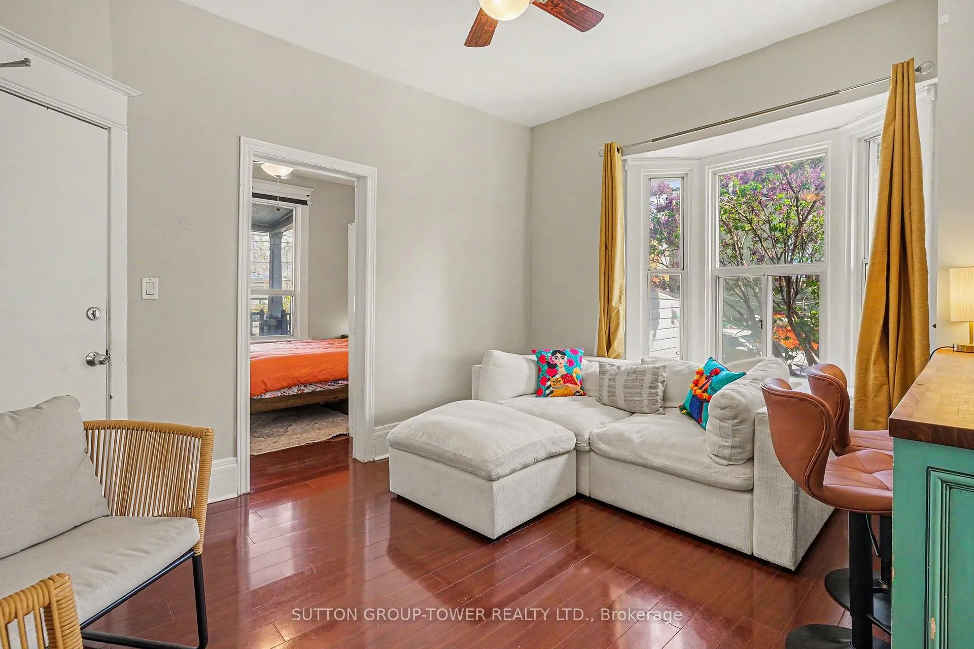 Photo 7 of 560 Indian Grove, Toronto, Junction Area — HOMEH