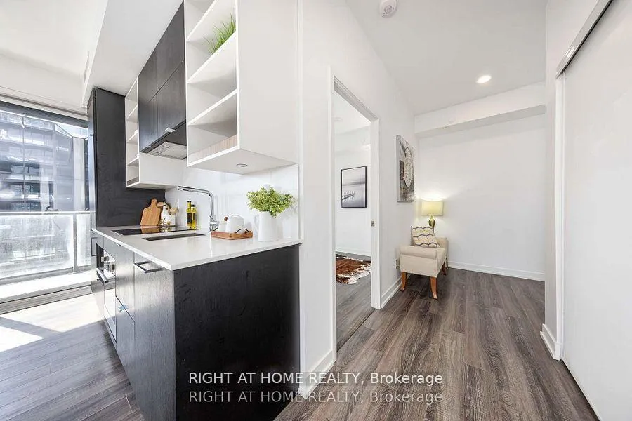 Photo 3 of Unit 1303, 20 Edward Street, Toronto, Bay Street Corridor — HOMEH