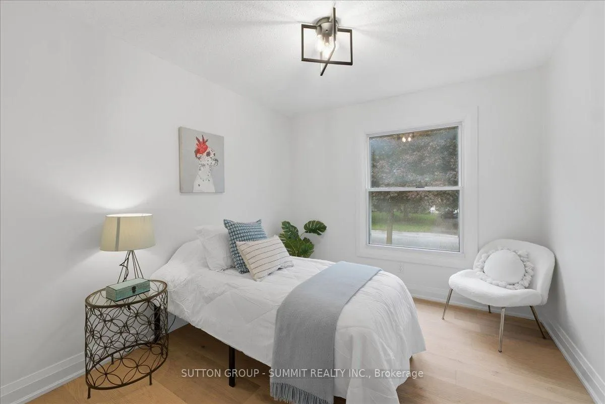Photo 14 of 60 Nethercott Drive, Stratford — HOMEH