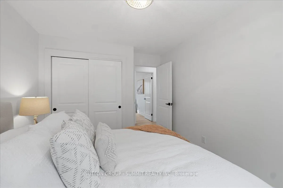 Photo 19 of 60 Nethercott Drive, Stratford — HOMEH