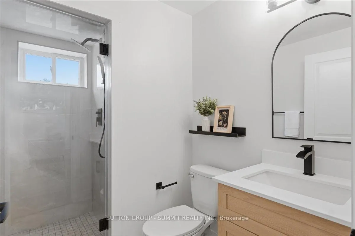Photo 25 of 60 Nethercott Drive, Stratford — HOMEH
