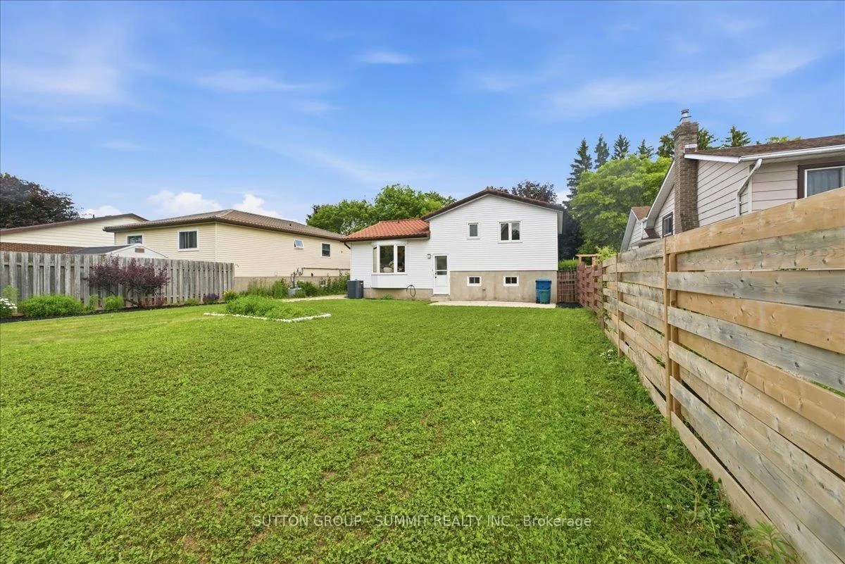 Photo 33 of 60 Nethercott Drive, Stratford — HOMEH