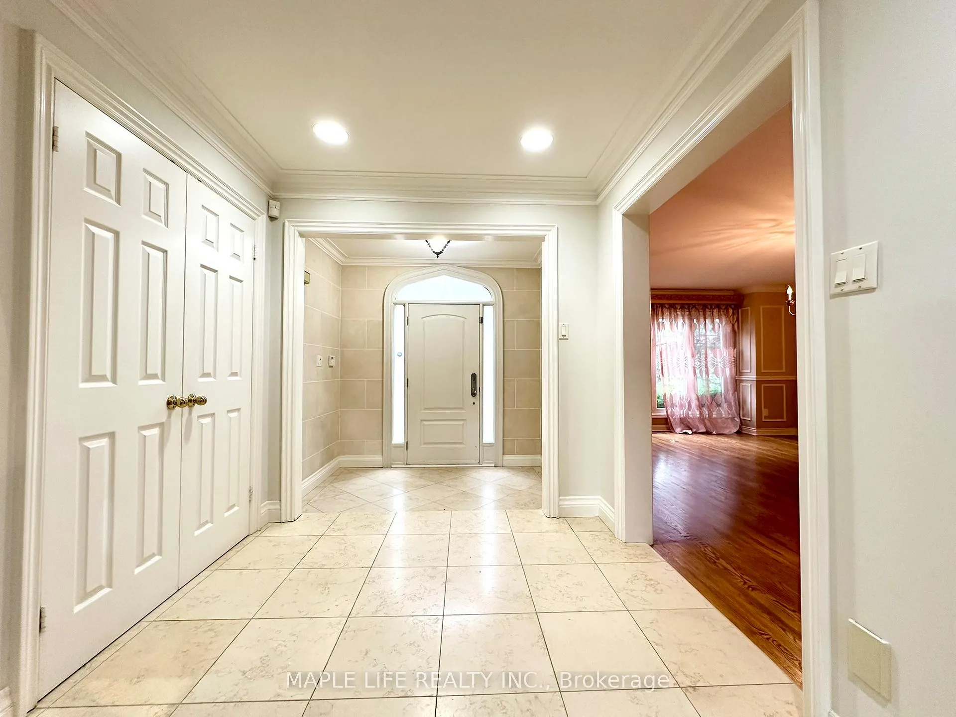 Photo 3 of 52 Prince Edward Boulevard, Markham, Thornlea — HOMEH