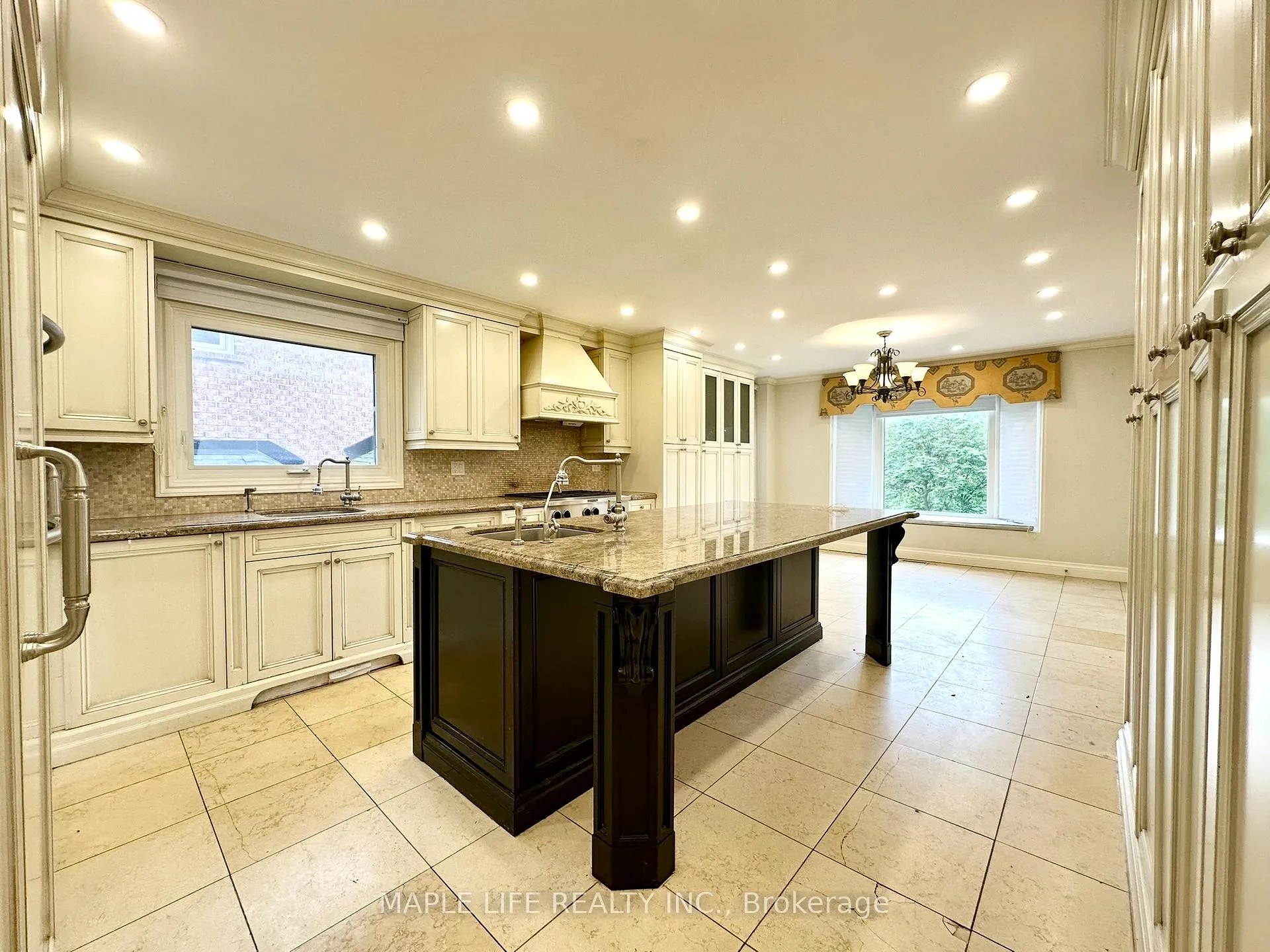 Photo 7 of 52 Prince Edward Boulevard, Markham, Thornlea — HOMEH