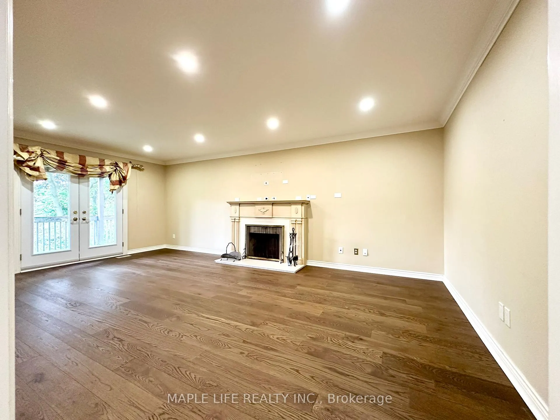 Photo 13 of 52 Prince Edward Boulevard, Markham, Thornlea — HOMEH