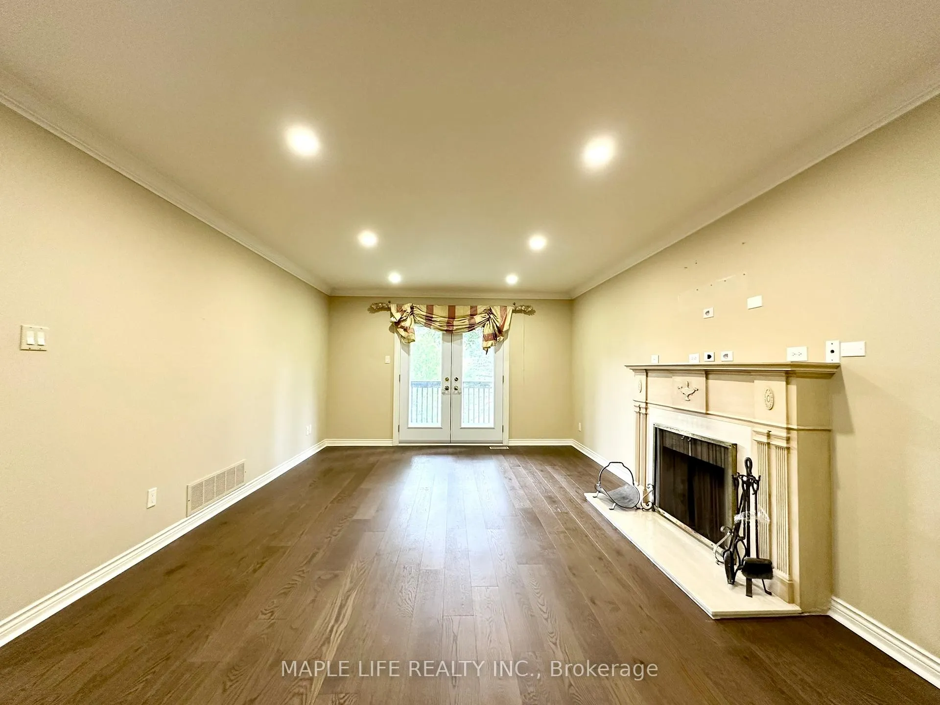 Photo 14 of 52 Prince Edward Boulevard, Markham, Thornlea — HOMEH