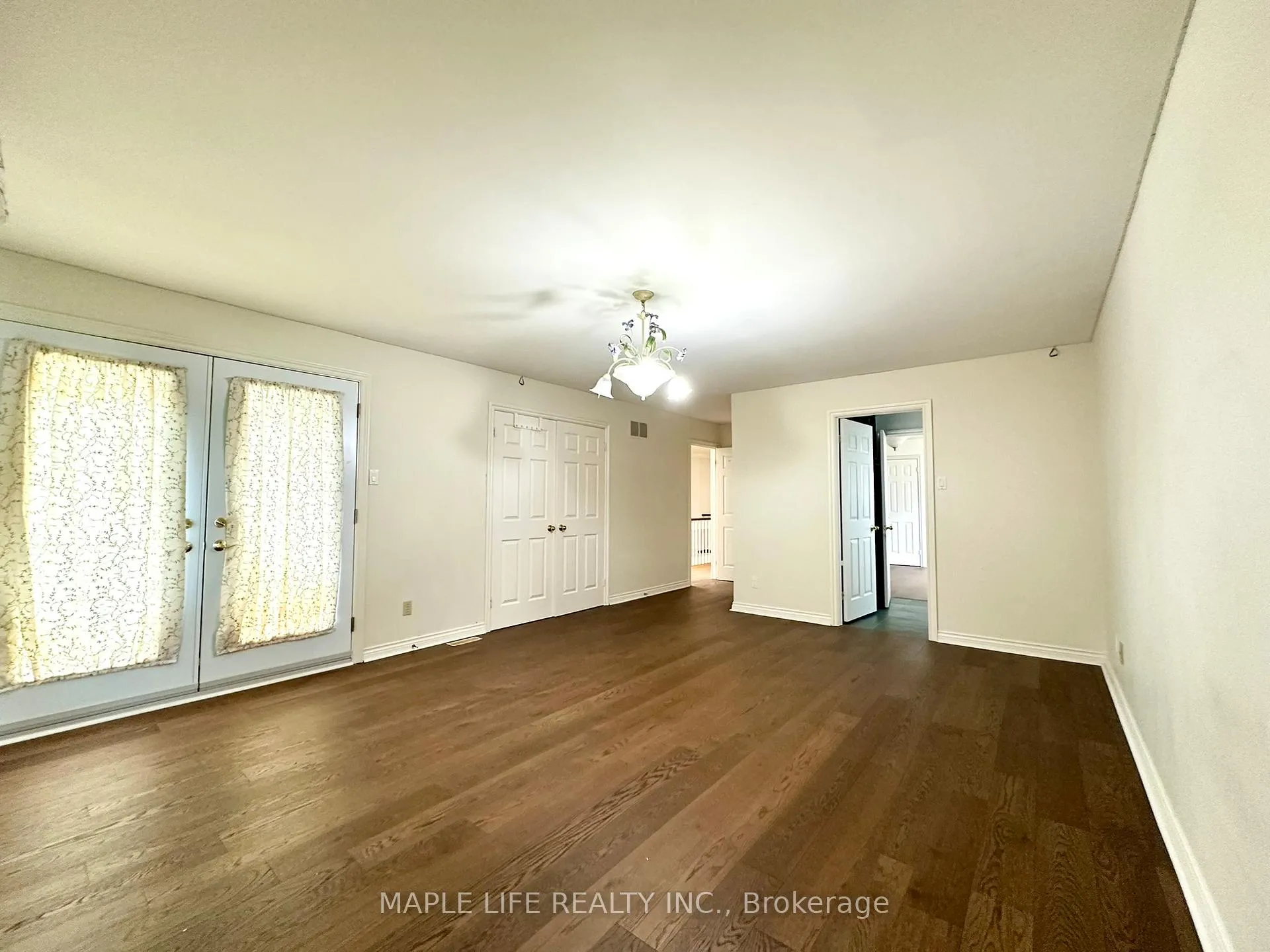 Photo 26 of 52 Prince Edward Boulevard, Markham, Thornlea — HOMEH