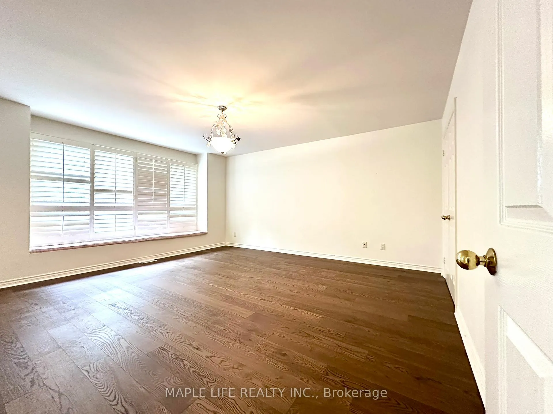 Photo 30 of 52 Prince Edward Boulevard, Markham, Thornlea — HOMEH