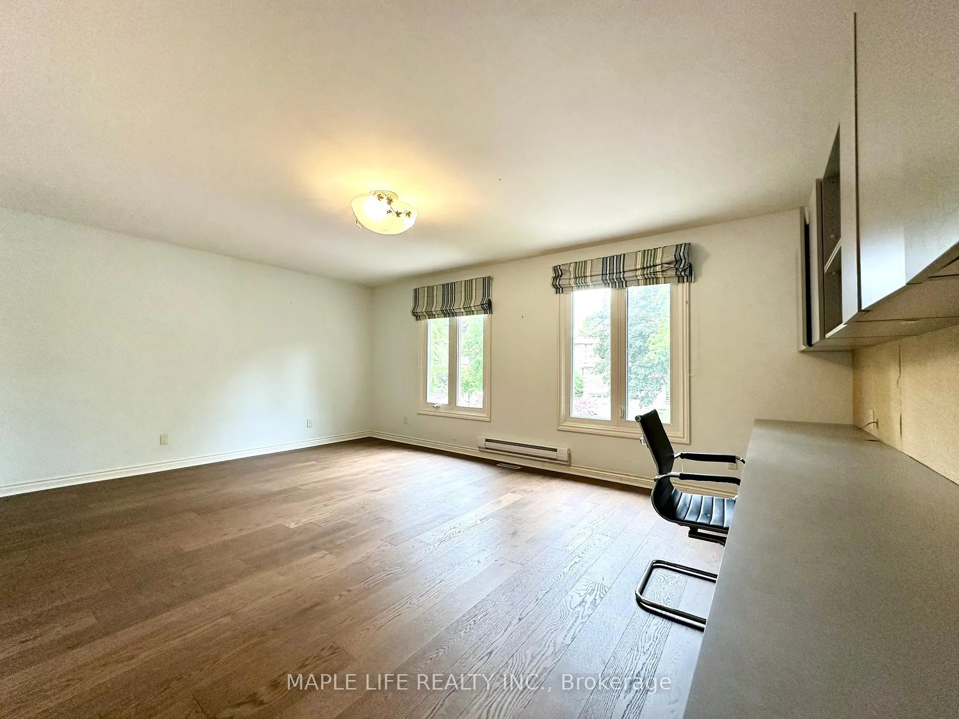 Photo 32 of 52 Prince Edward Boulevard, Markham, Thornlea — HOMEH