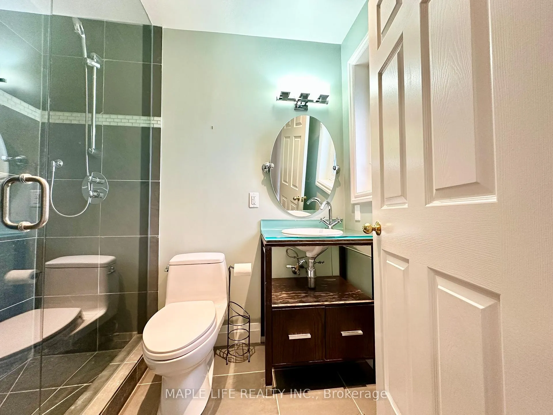 Photo 33 of 52 Prince Edward Boulevard, Markham, Thornlea — HOMEH