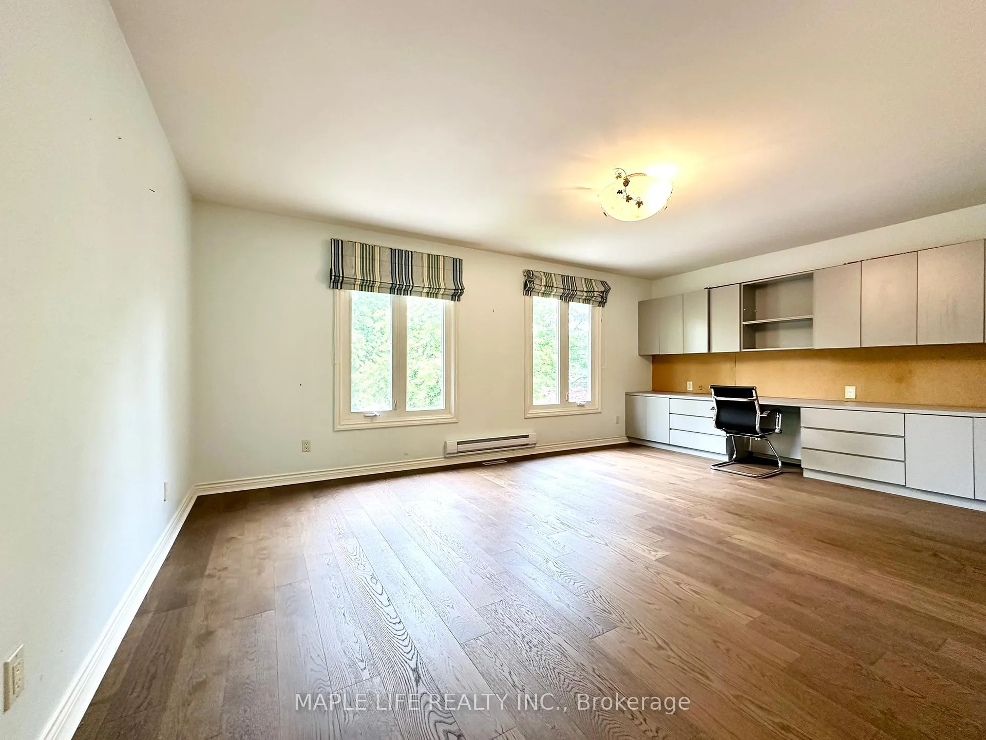 Photo 34 of 52 Prince Edward Boulevard, Markham, Thornlea — HOMEH