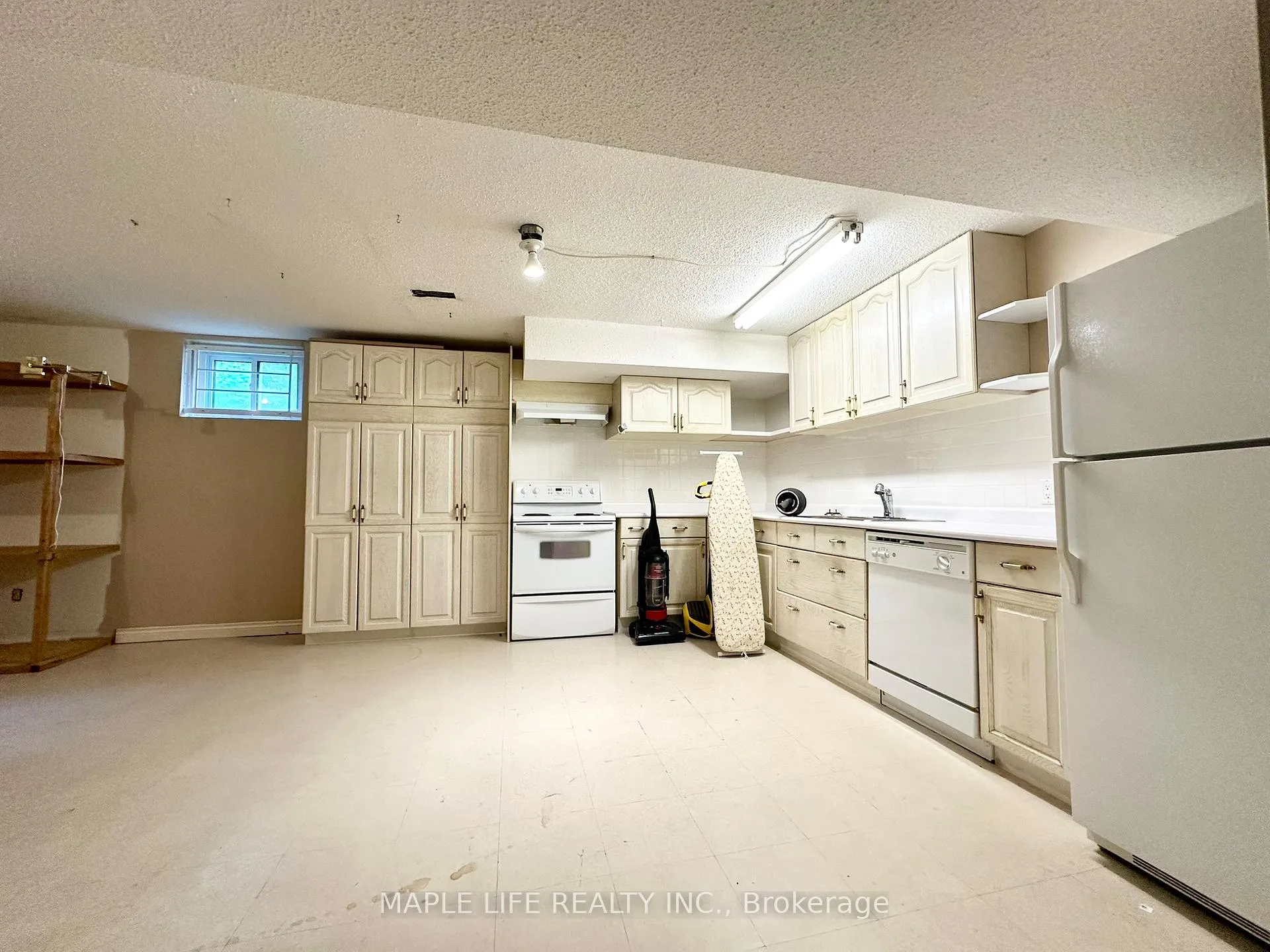 Photo 35 of 52 Prince Edward Boulevard, Markham, Thornlea — HOMEH