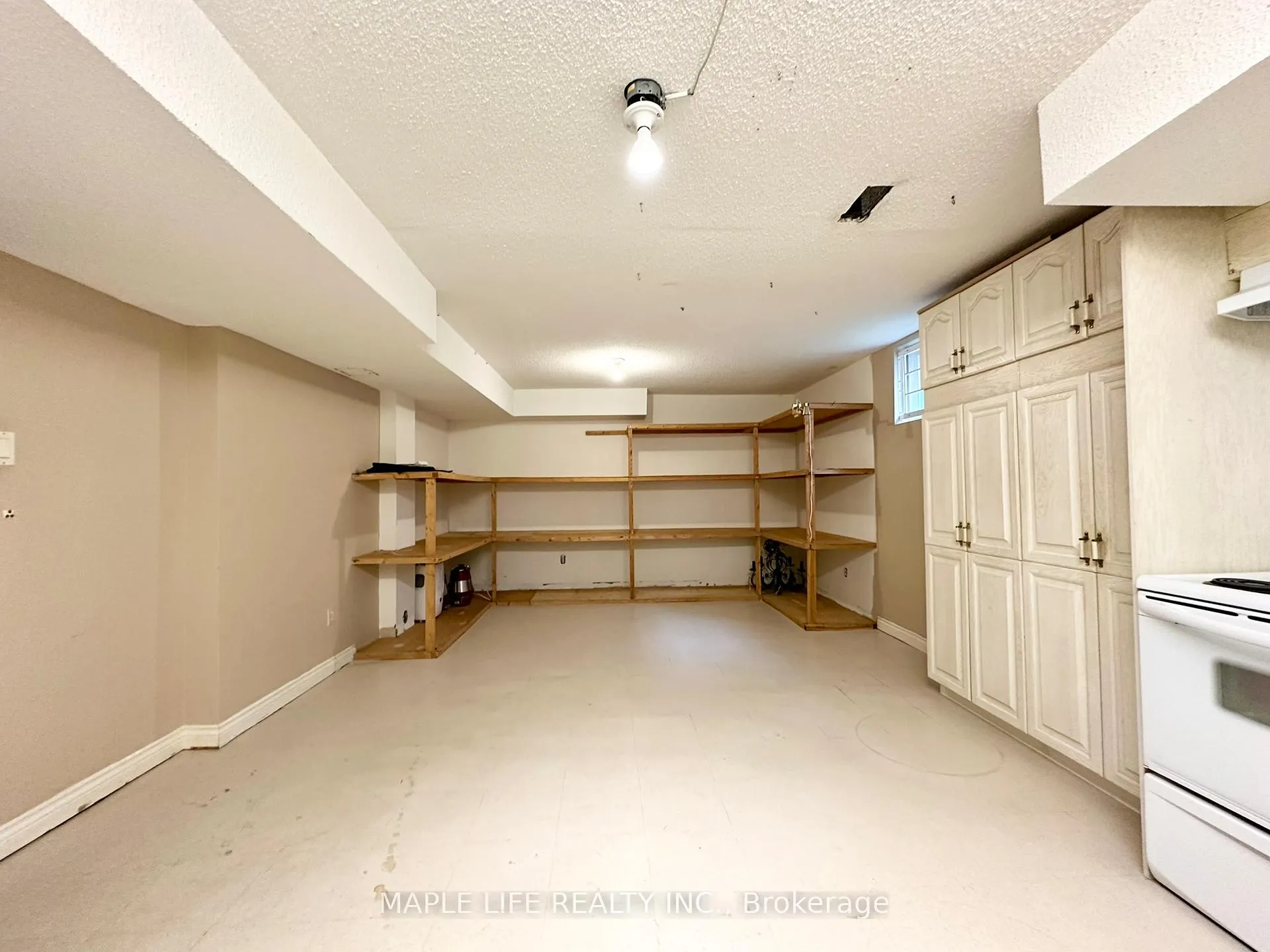 Photo 36 of 52 Prince Edward Boulevard, Markham, Thornlea — HOMEH