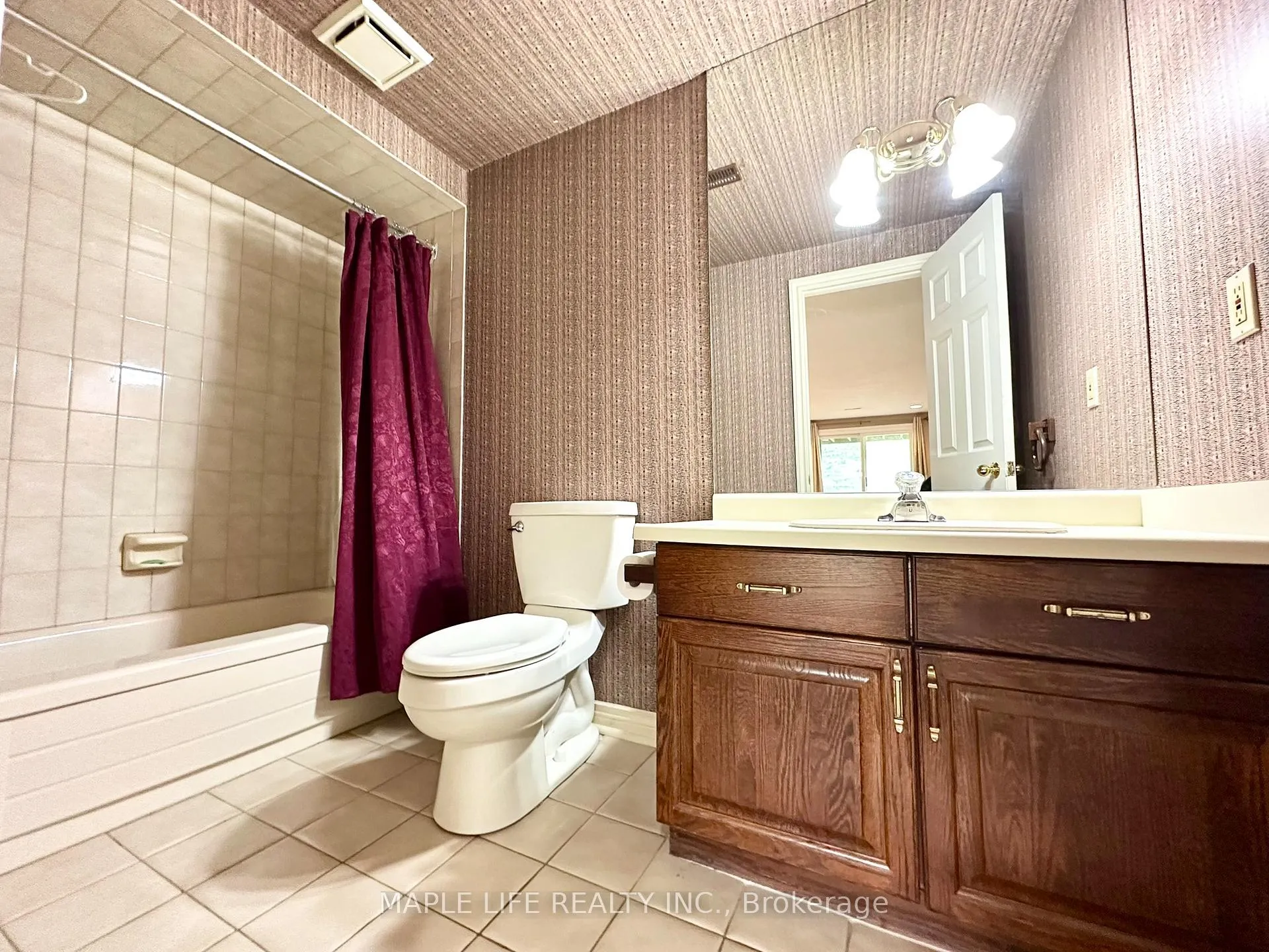 Photo 41 of 52 Prince Edward Boulevard, Markham, Thornlea — HOMEH