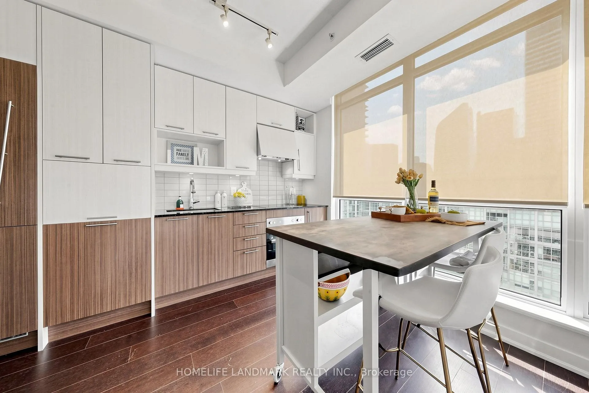 Photo 13 of Unit 1407, 199 Richmond Street W, Toronto, Waterfront Communities — HOMEH