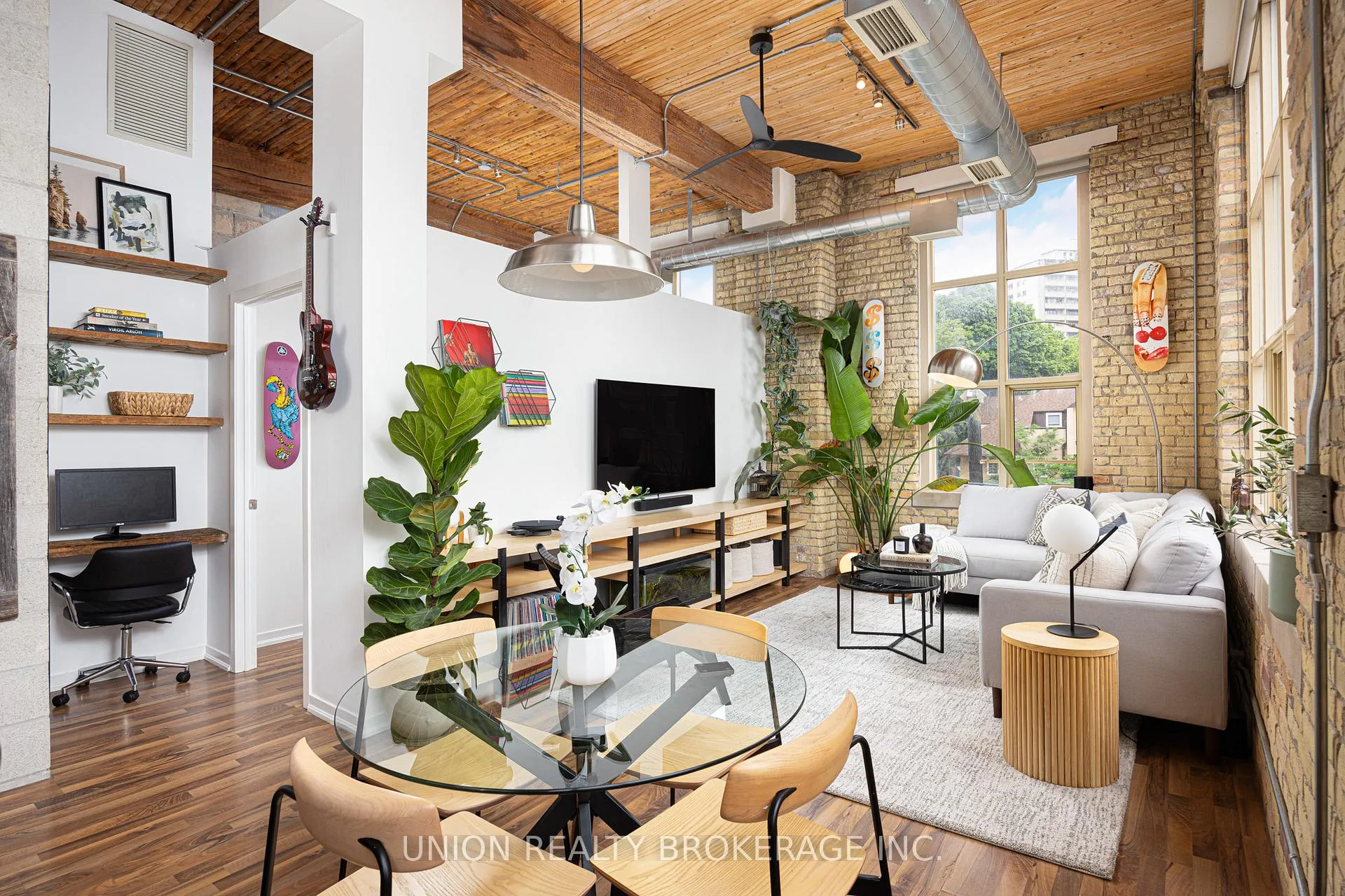 Photo 3 of Unit 301, 736 Dundas Street E, Toronto, Regent Park — HOMEH