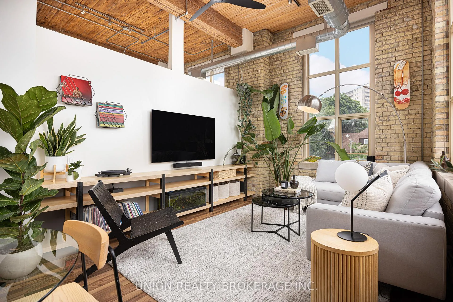 Photo 4 of Unit 301, 736 Dundas Street E, Toronto, Regent Park — HOMEH