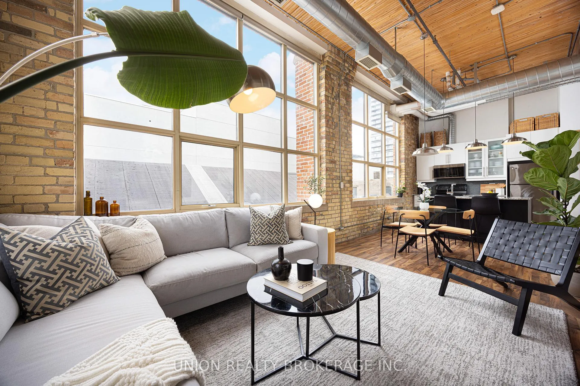 Photo 5 of Unit 301, 736 Dundas Street E, Toronto, Regent Park — HOMEH