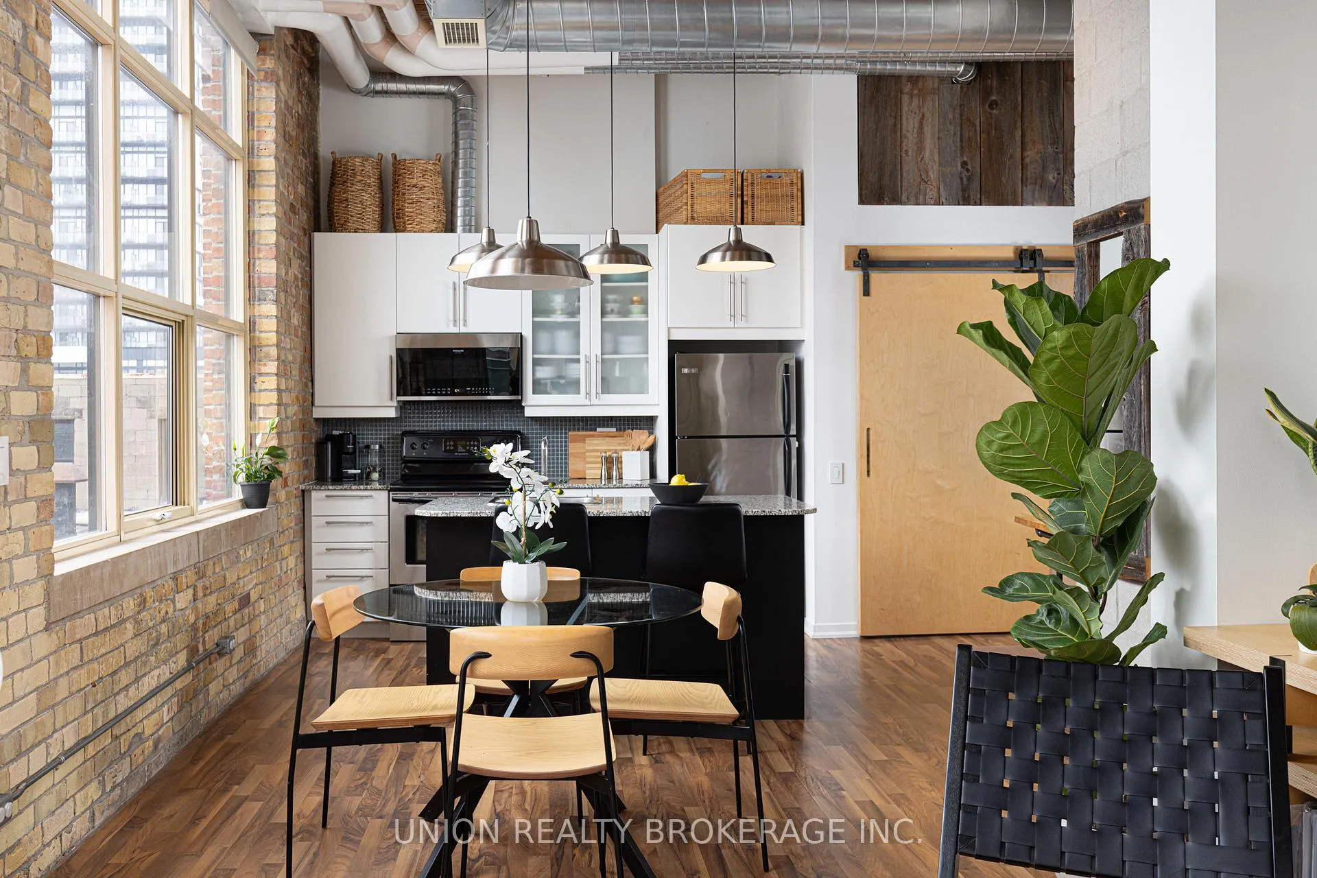 Photo 9 of Unit 301, 736 Dundas Street E, Toronto, Regent Park — HOMEH