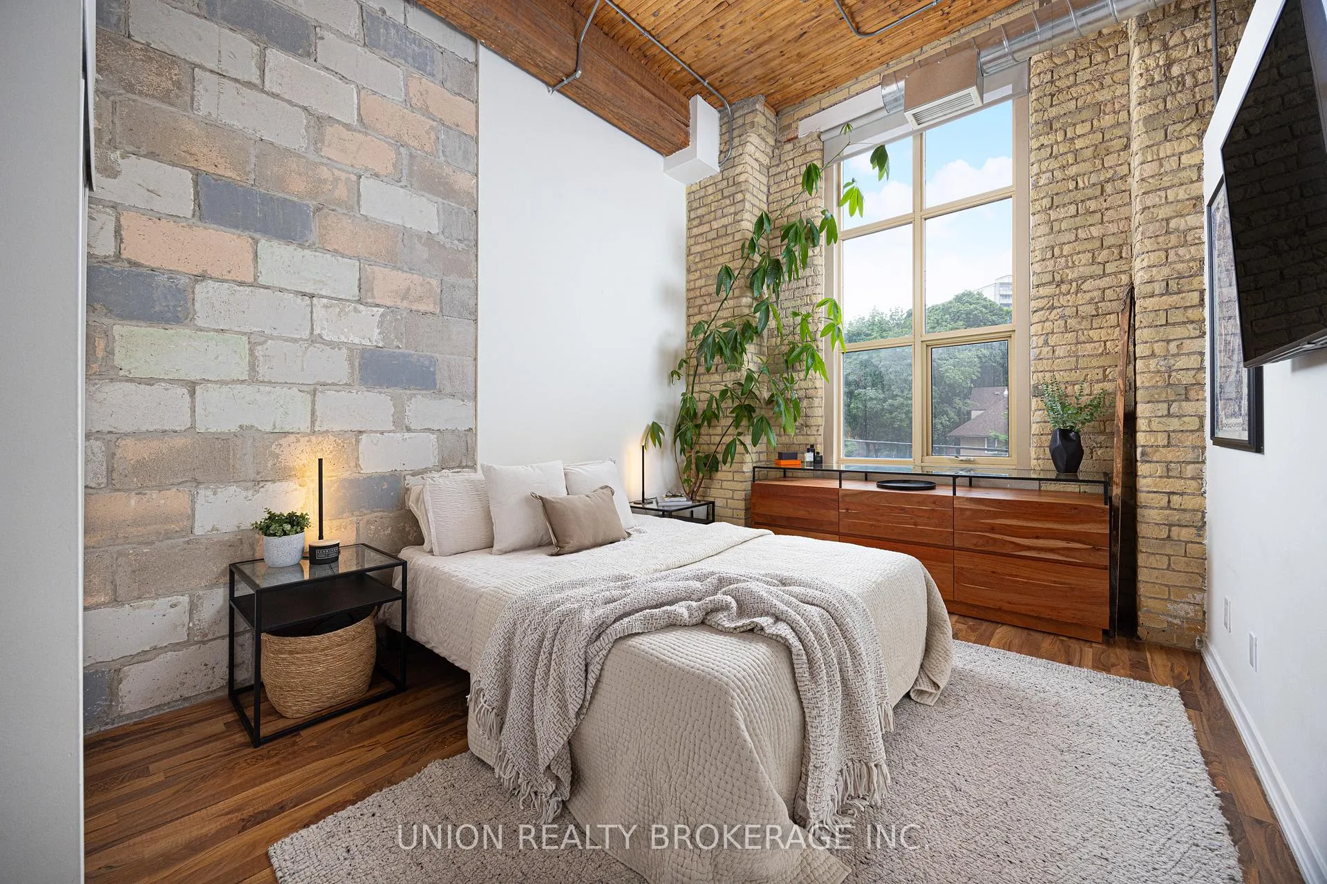 Photo 14 of Unit 301, 736 Dundas Street E, Toronto, Regent Park — HOMEH