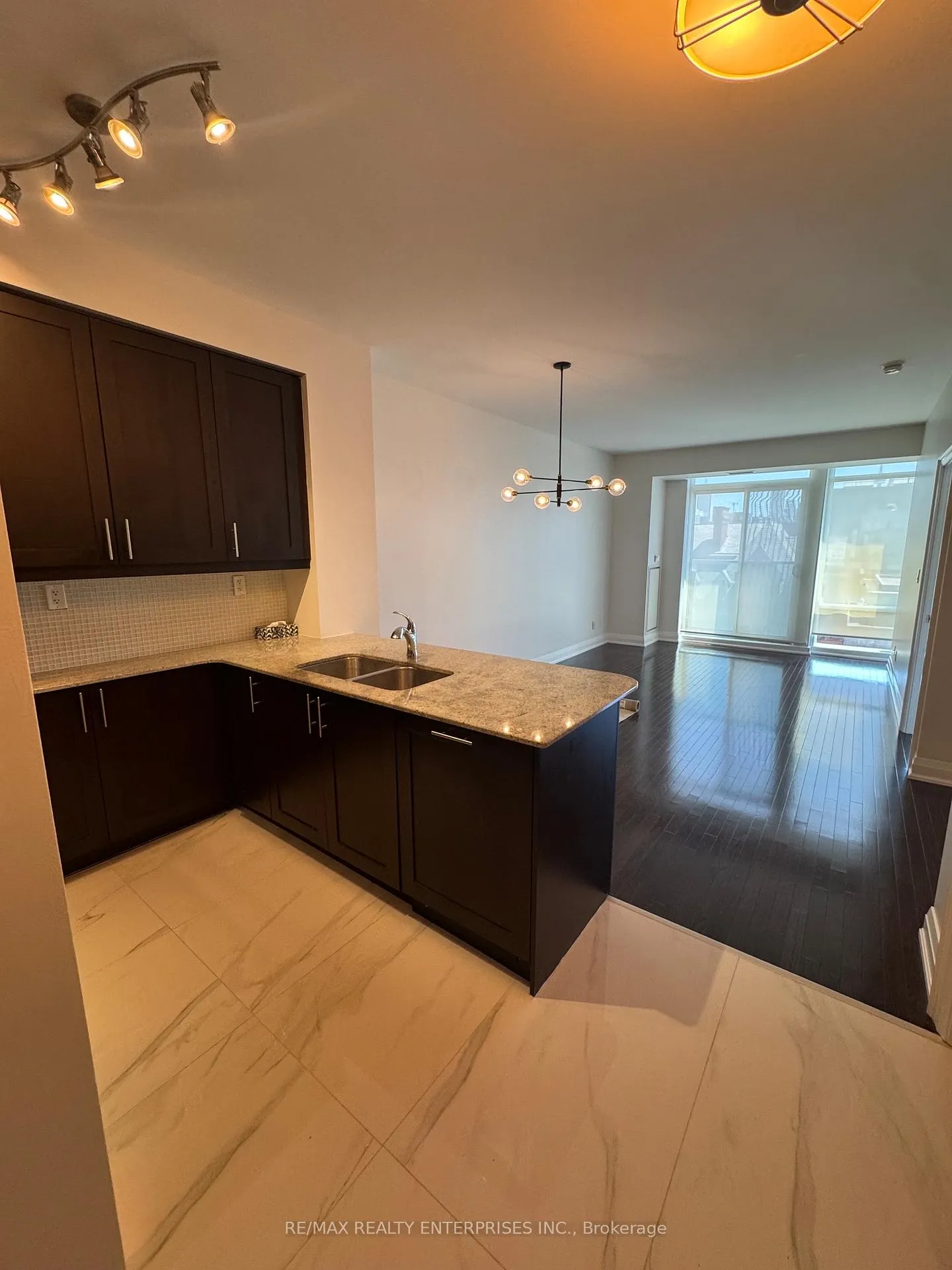 Photo 3 of Unit 605, 1 Bedford Road, Toronto, The Annex — HOMEH