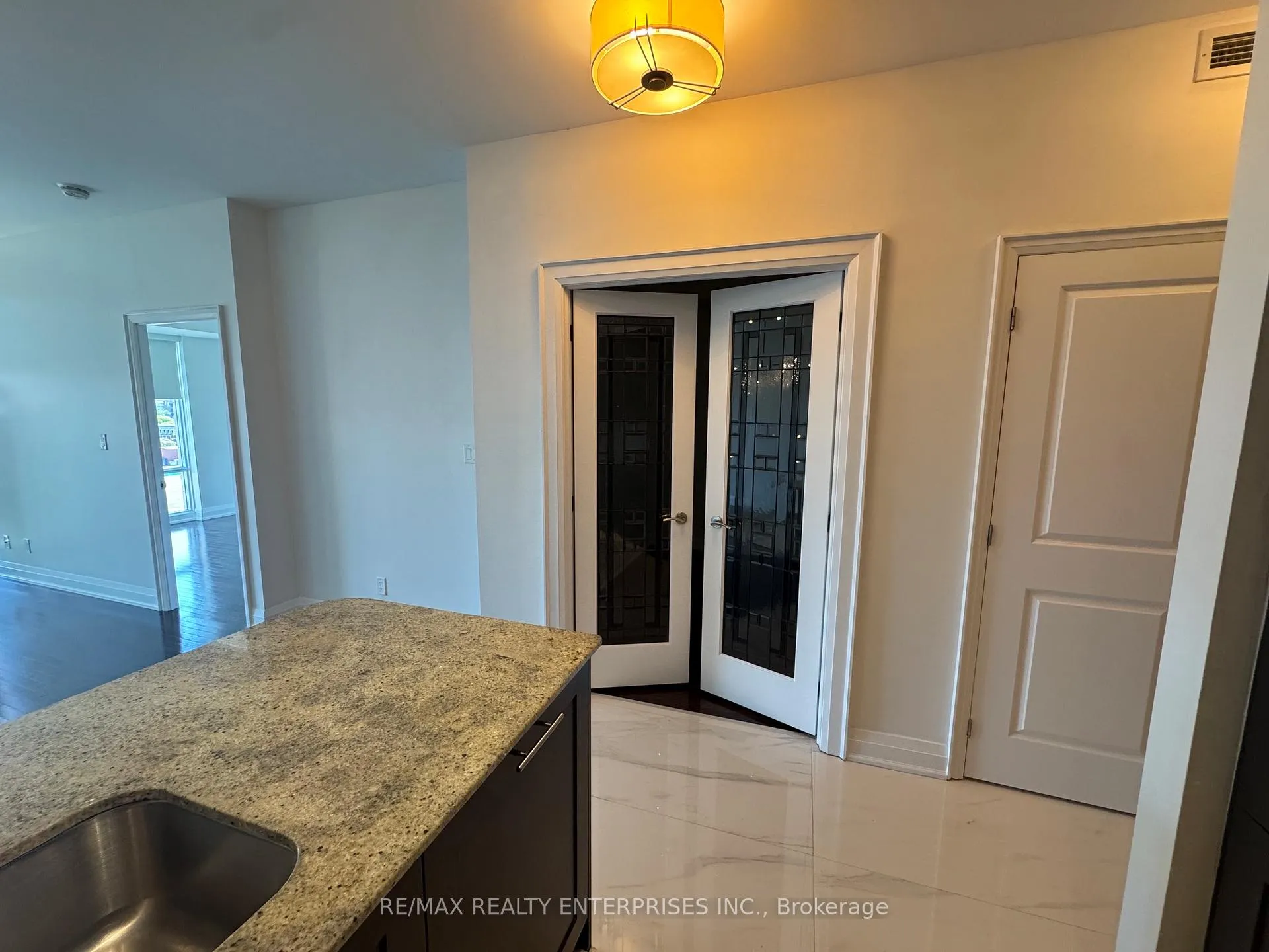 Photo 6 of Unit 605, 1 Bedford Road, Toronto, The Annex — HOMEH