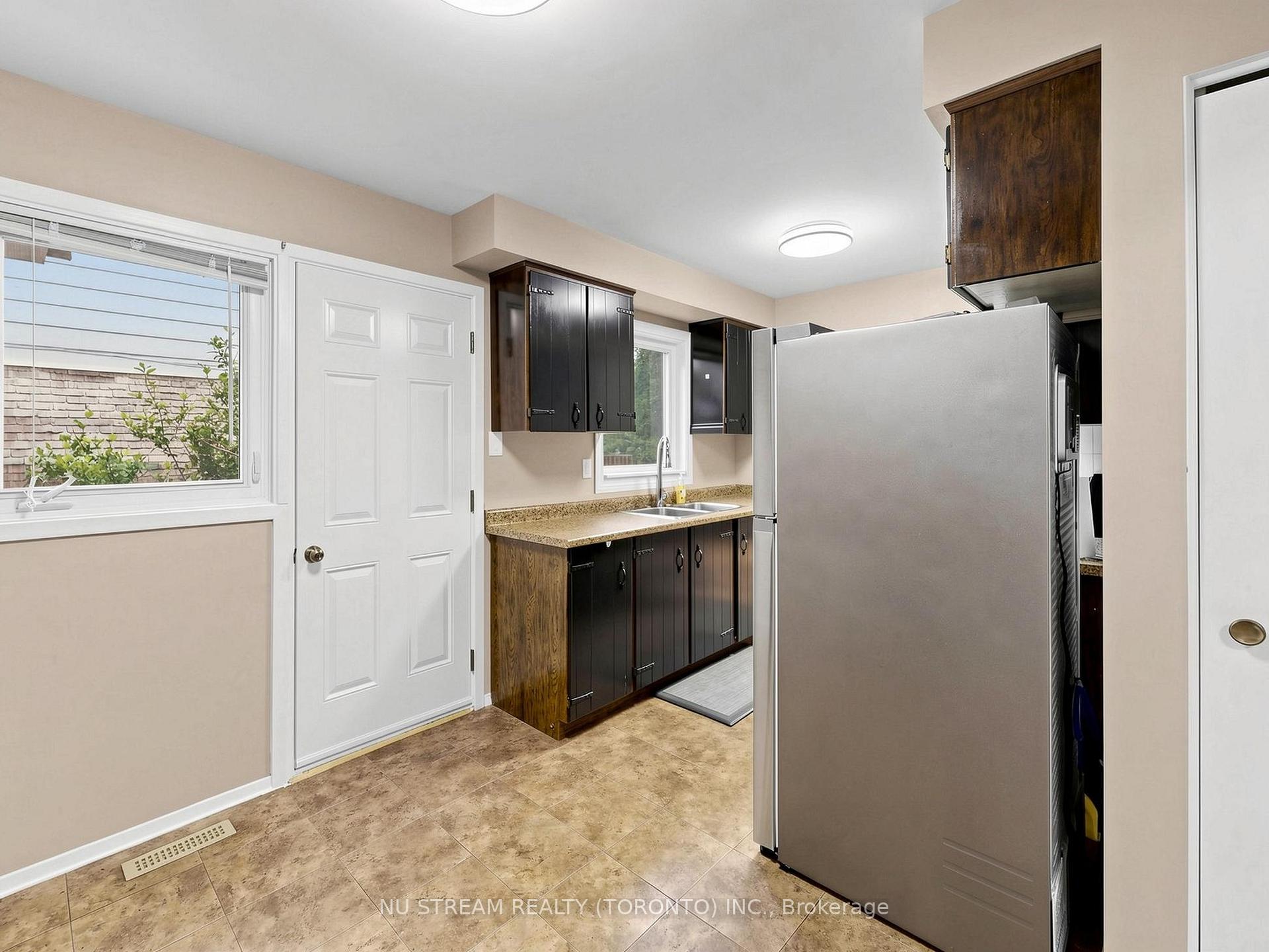 Photo 12 of 54 Ashridge Drive, Scarborough, Agincourt North — HOMEH