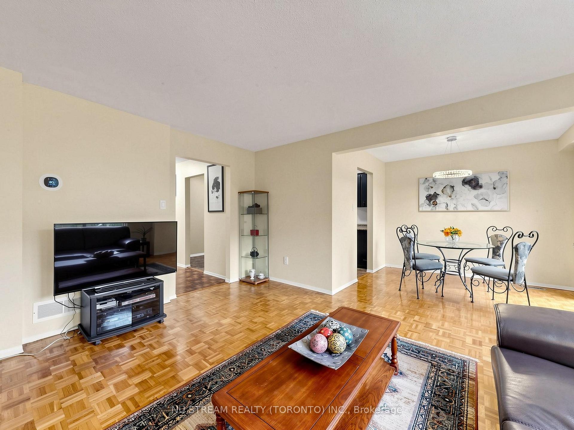 Photo 19 of 54 Ashridge Drive, Scarborough, Agincourt North — HOMEH