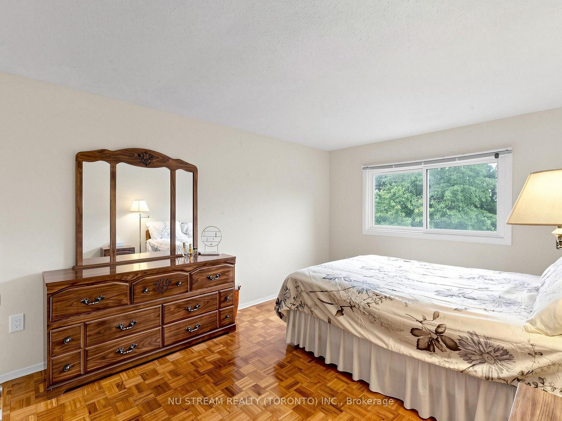 Photo 25 of 54 Ashridge Drive, Scarborough, Agincourt North — HOMEH