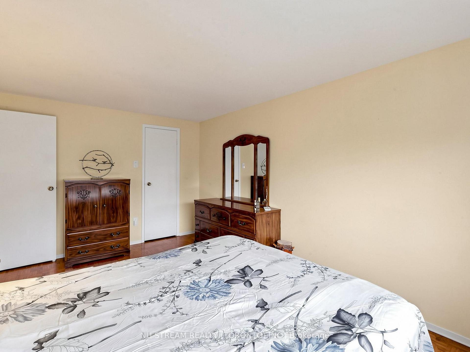 Photo 26 of 54 Ashridge Drive, Scarborough, Agincourt North — HOMEH