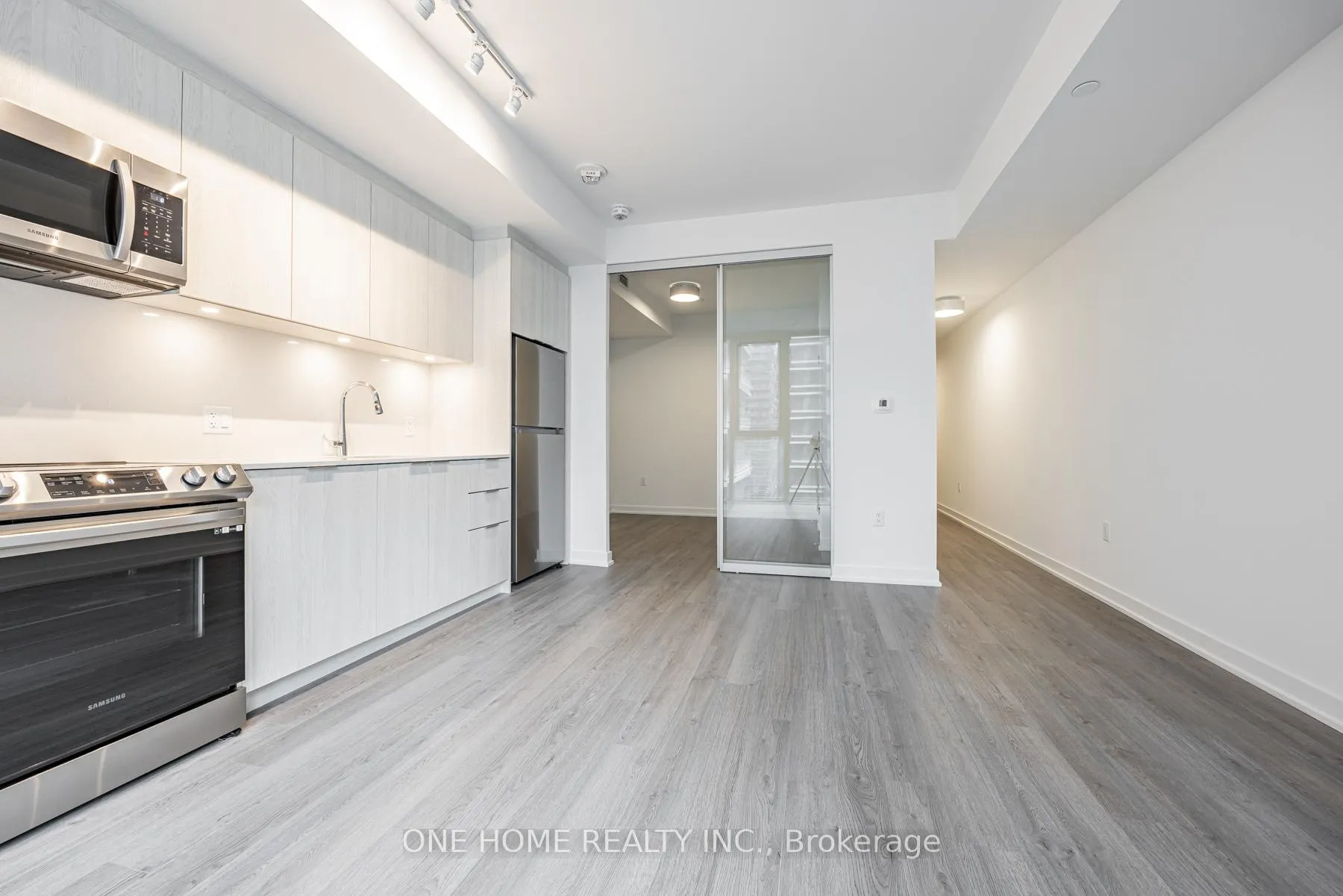 Photo 7 of Unit 2107, 357 King Street W, Toronto, Waterfront Communities — HOMEH