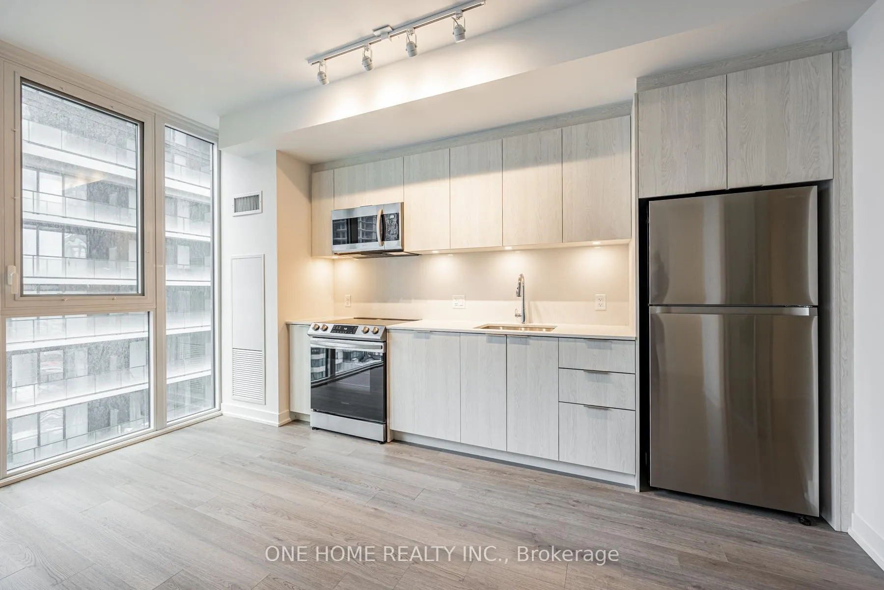 Photo 9 of Unit 2107, 357 King Street W, Toronto, Waterfront Communities — HOMEH