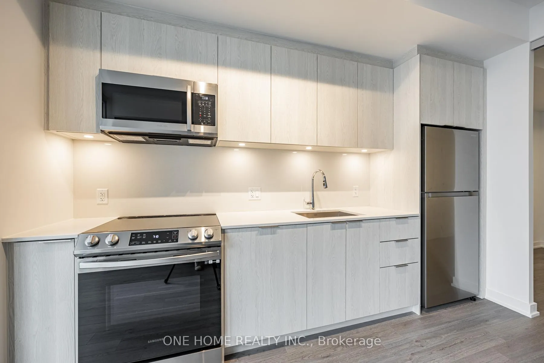 Photo 10 of Unit 2107, 357 King Street W, Toronto, Waterfront Communities — HOMEH