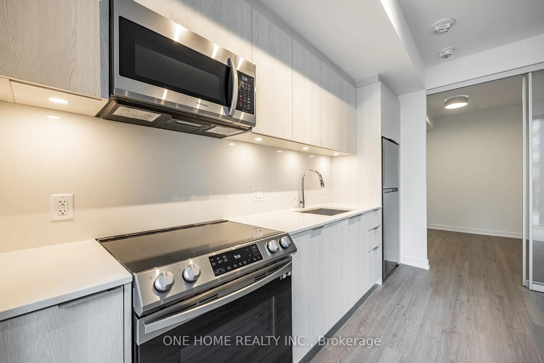 Photo 11 of Unit 2107, 357 King Street W, Toronto, Waterfront Communities — HOMEH