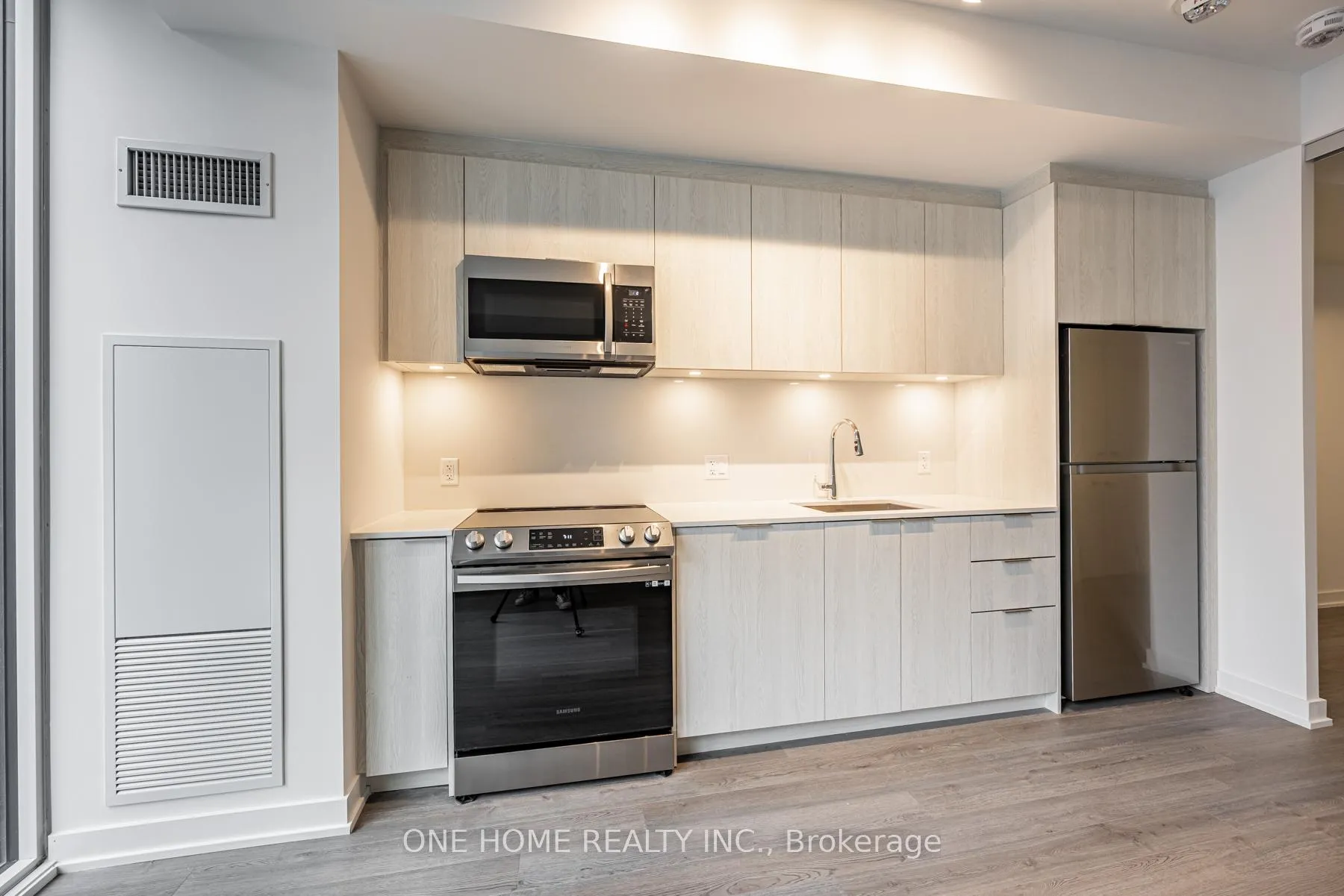 Photo 13 of Unit 2107, 357 King Street W, Toronto, Waterfront Communities — HOMEH