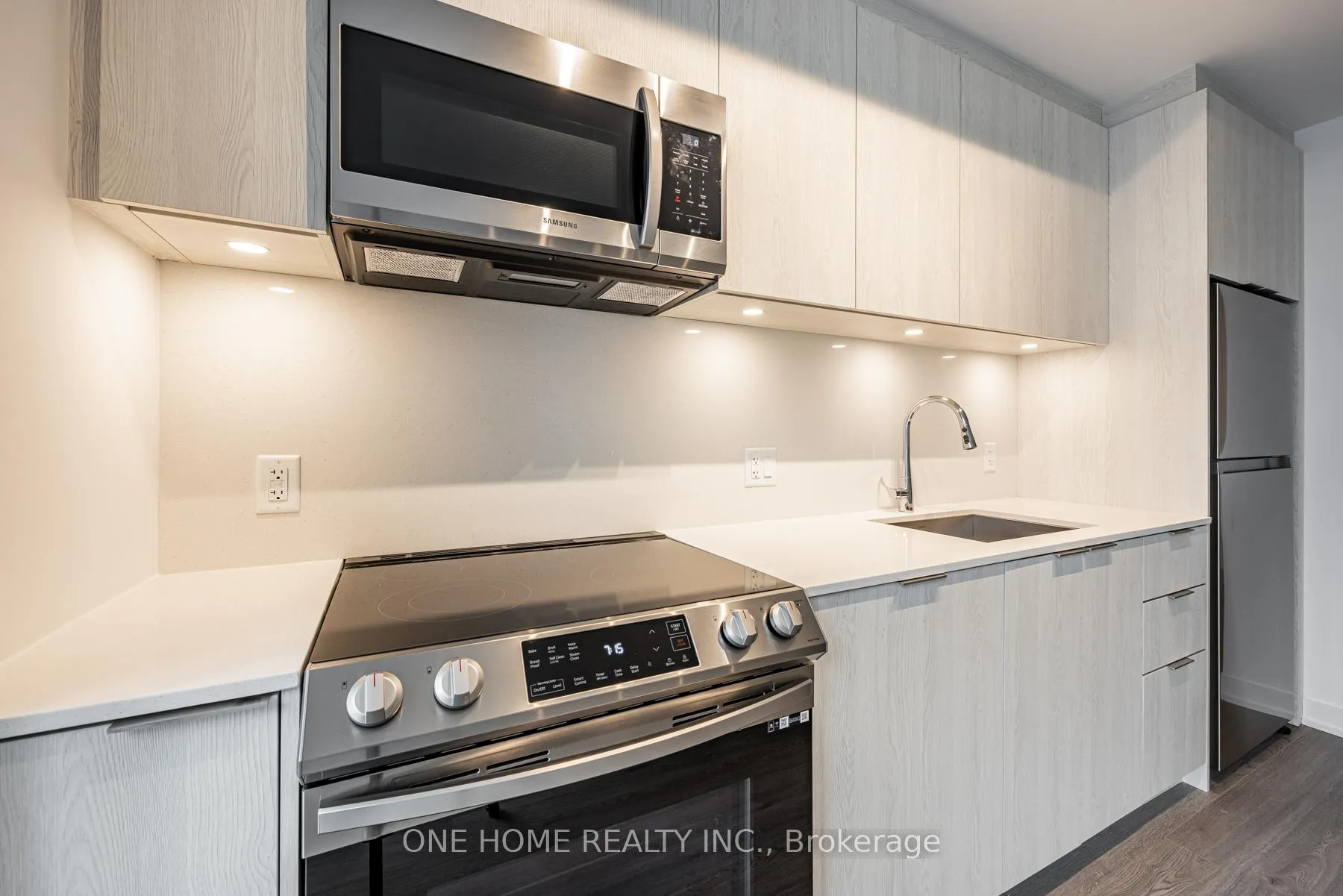 Photo 16 of Unit 2107, 357 King Street W, Toronto, Waterfront Communities — HOMEH