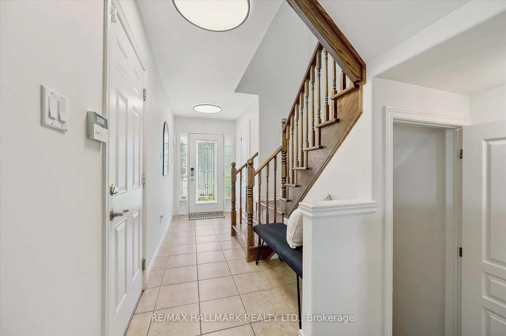 Photo 5 of 114 Donald Bell Drive, Hamilton, Binbrook — HOMEH