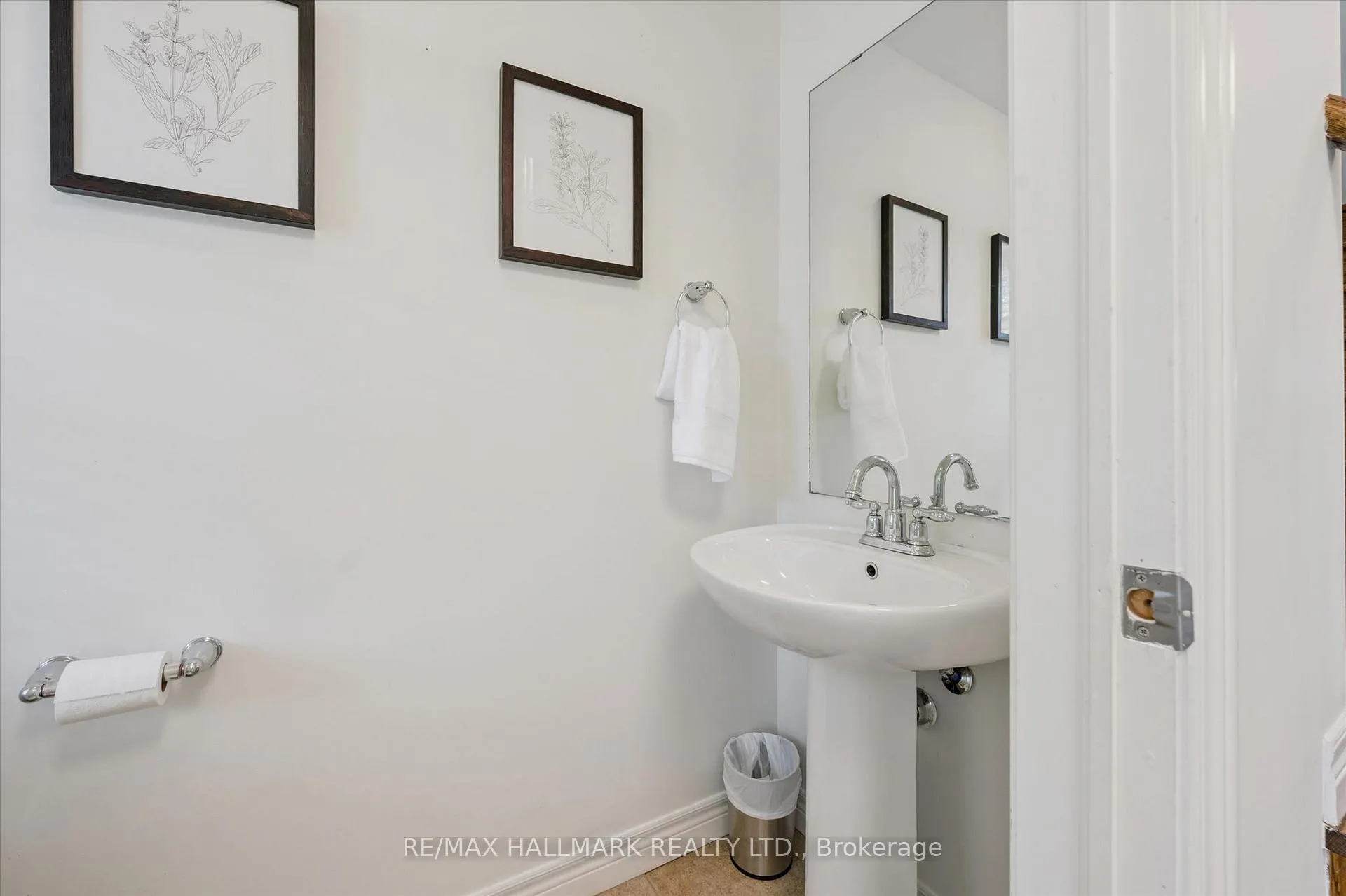 Photo 7 of 114 Donald Bell Drive, Hamilton, Binbrook — HOMEH