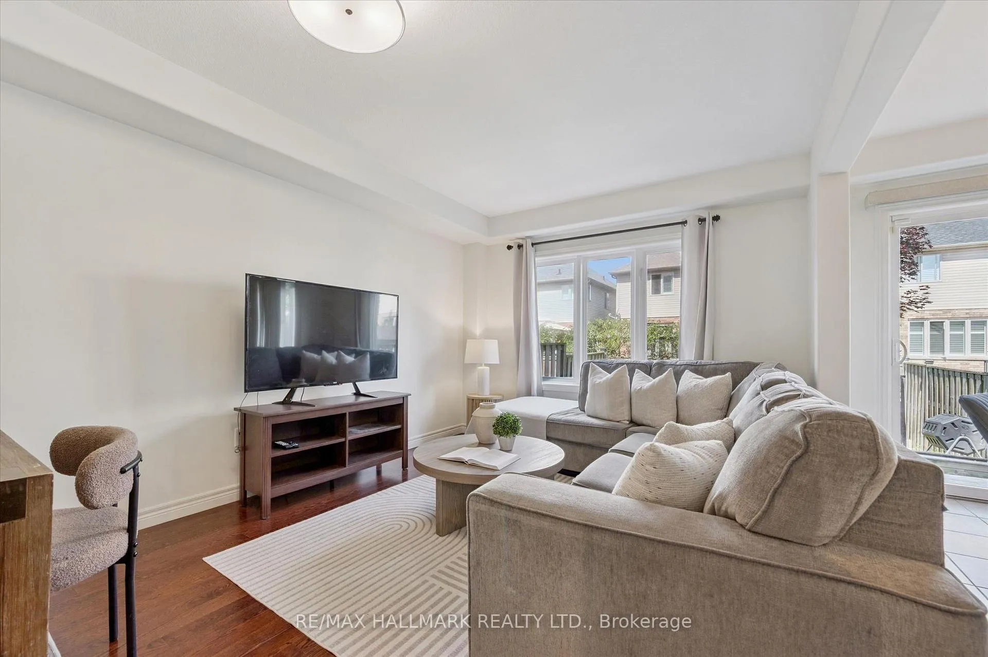 Photo 12 of 114 Donald Bell Drive, Hamilton, Binbrook — HOMEH