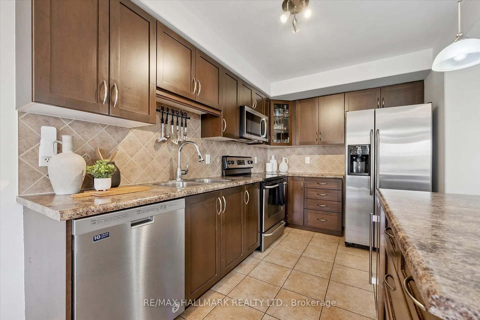 Photo 18 of 114 Donald Bell Drive, Hamilton, Binbrook — HOMEH