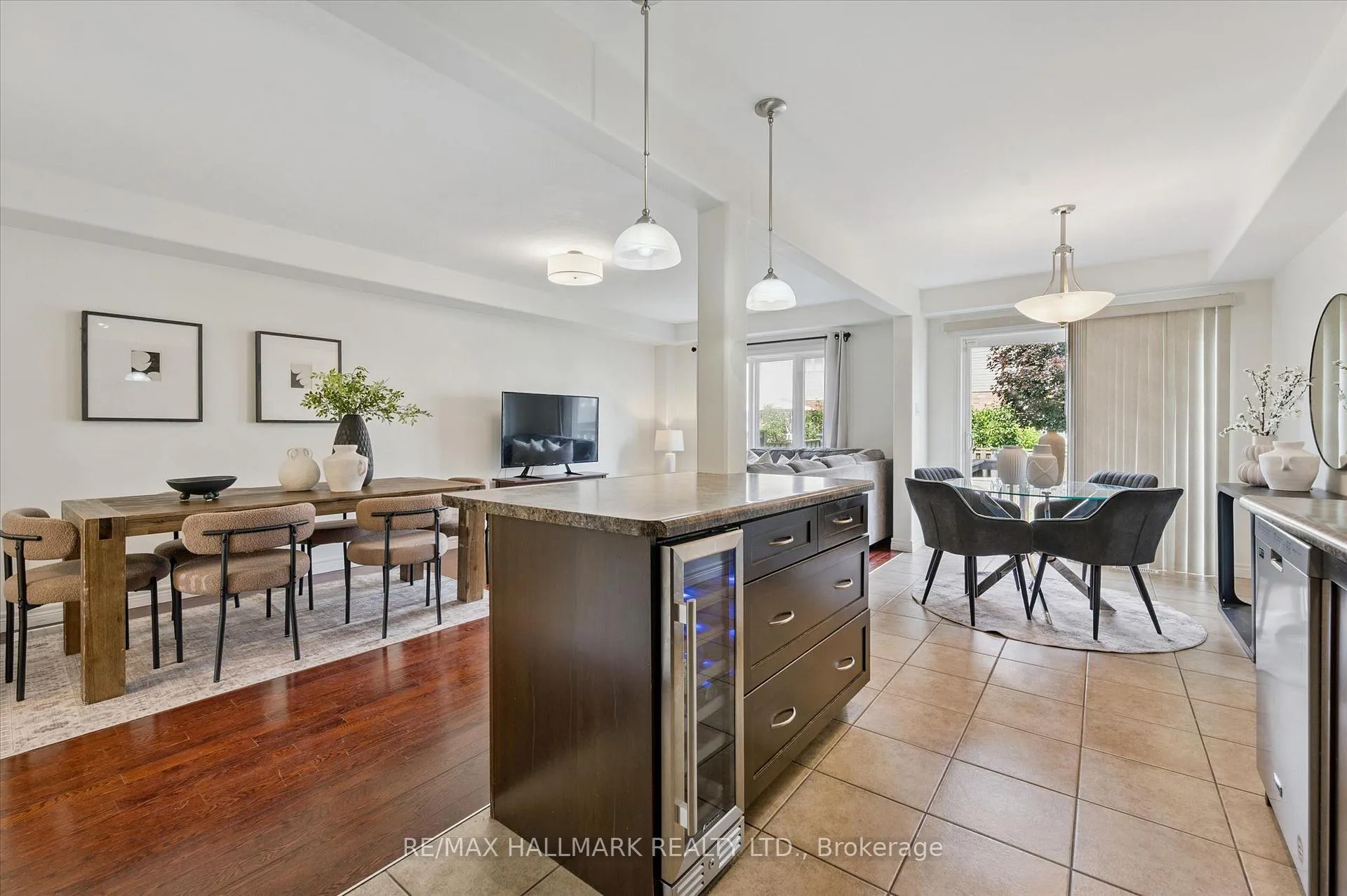 Photo 20 of 114 Donald Bell Drive, Hamilton, Binbrook — HOMEH