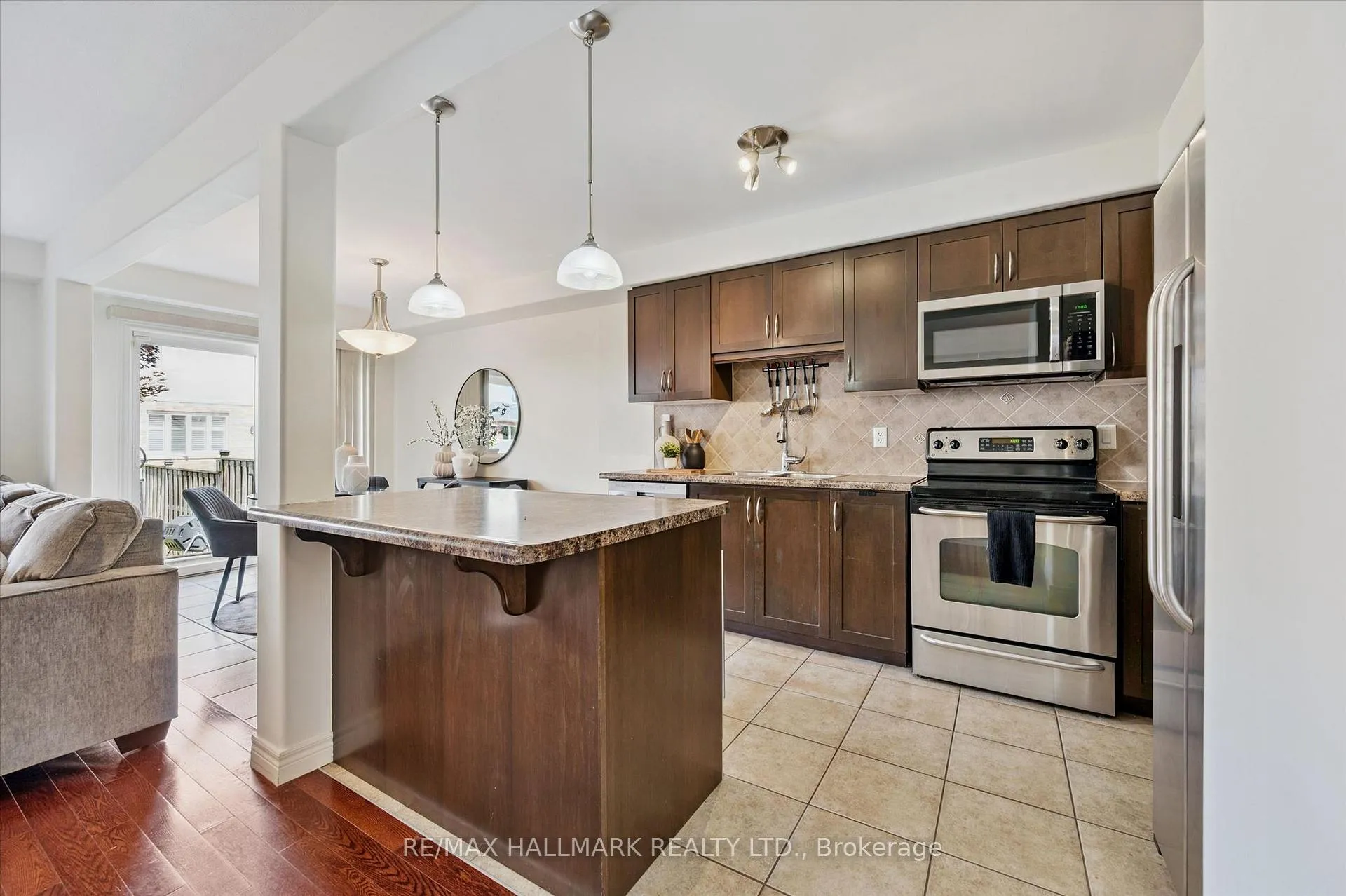 Photo 21 of 114 Donald Bell Drive, Hamilton, Binbrook — HOMEH