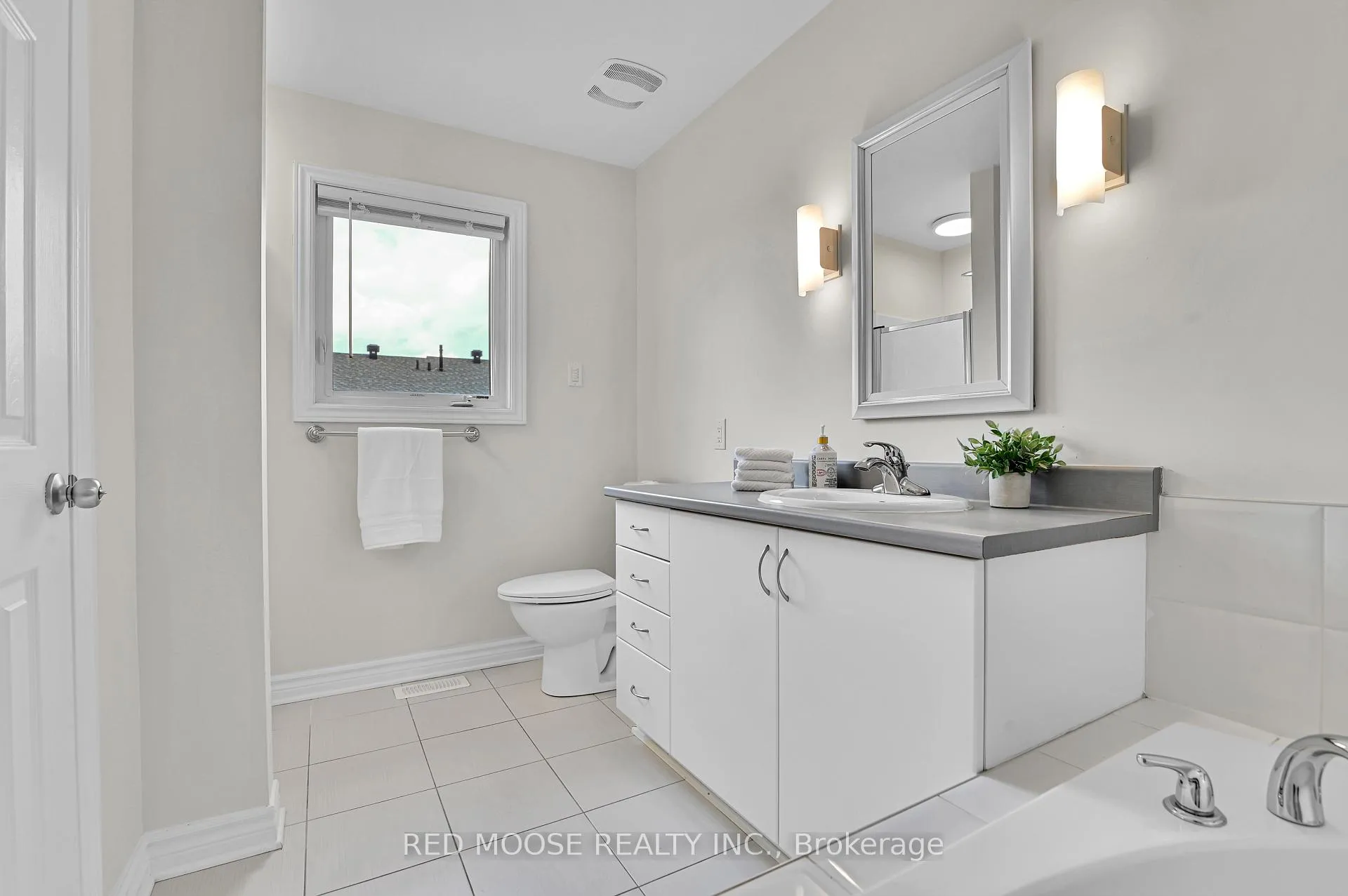 Photo 20 of 99 Calvington Avenue, Ottawa, Kanata - Kanata Lakes/Heritage Hills — HOMEH