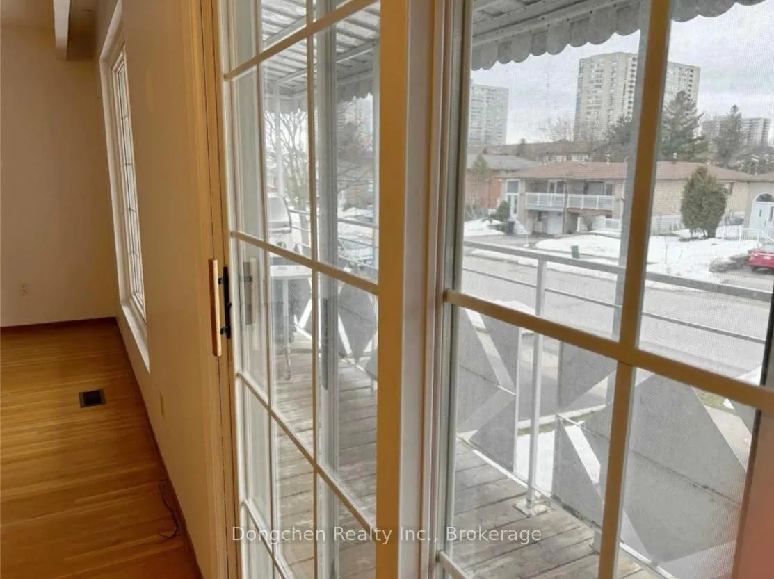 Photo 8 of 33 La Peer Boulevard, Scarborough, L'Amoreaux — HOMEH