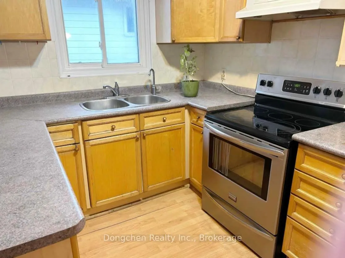 Photo 10 of 33 La Peer Boulevard, Scarborough, L'Amoreaux — HOMEH