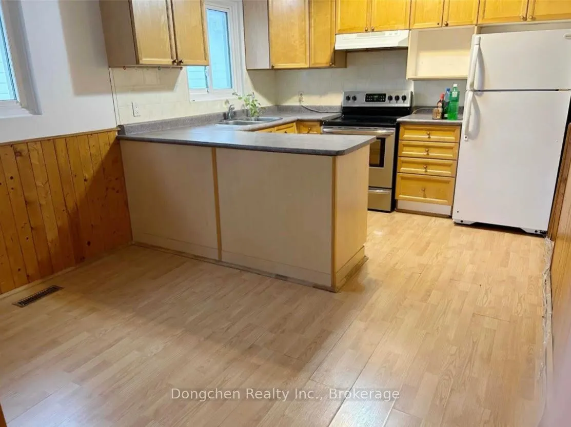 Photo 12 of 33 La Peer Boulevard, Scarborough, L'Amoreaux — HOMEH