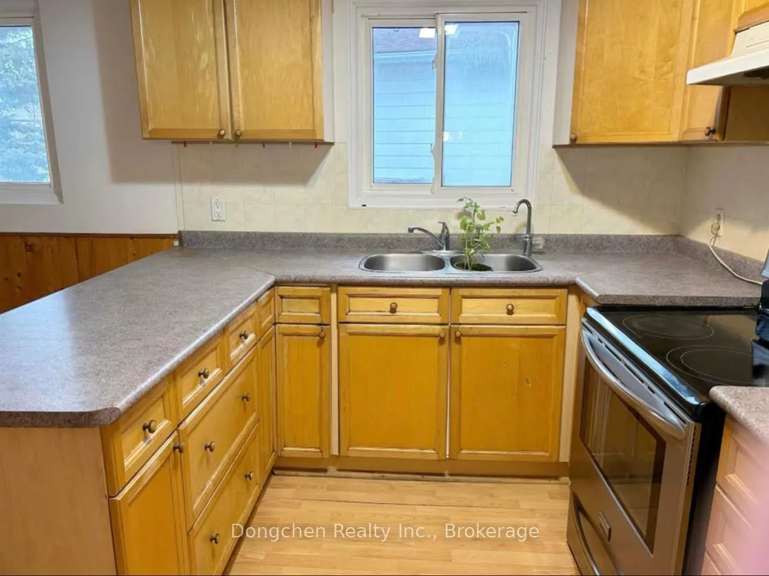 Photo 13 of 33 La Peer Boulevard, Scarborough, L'Amoreaux — HOMEH