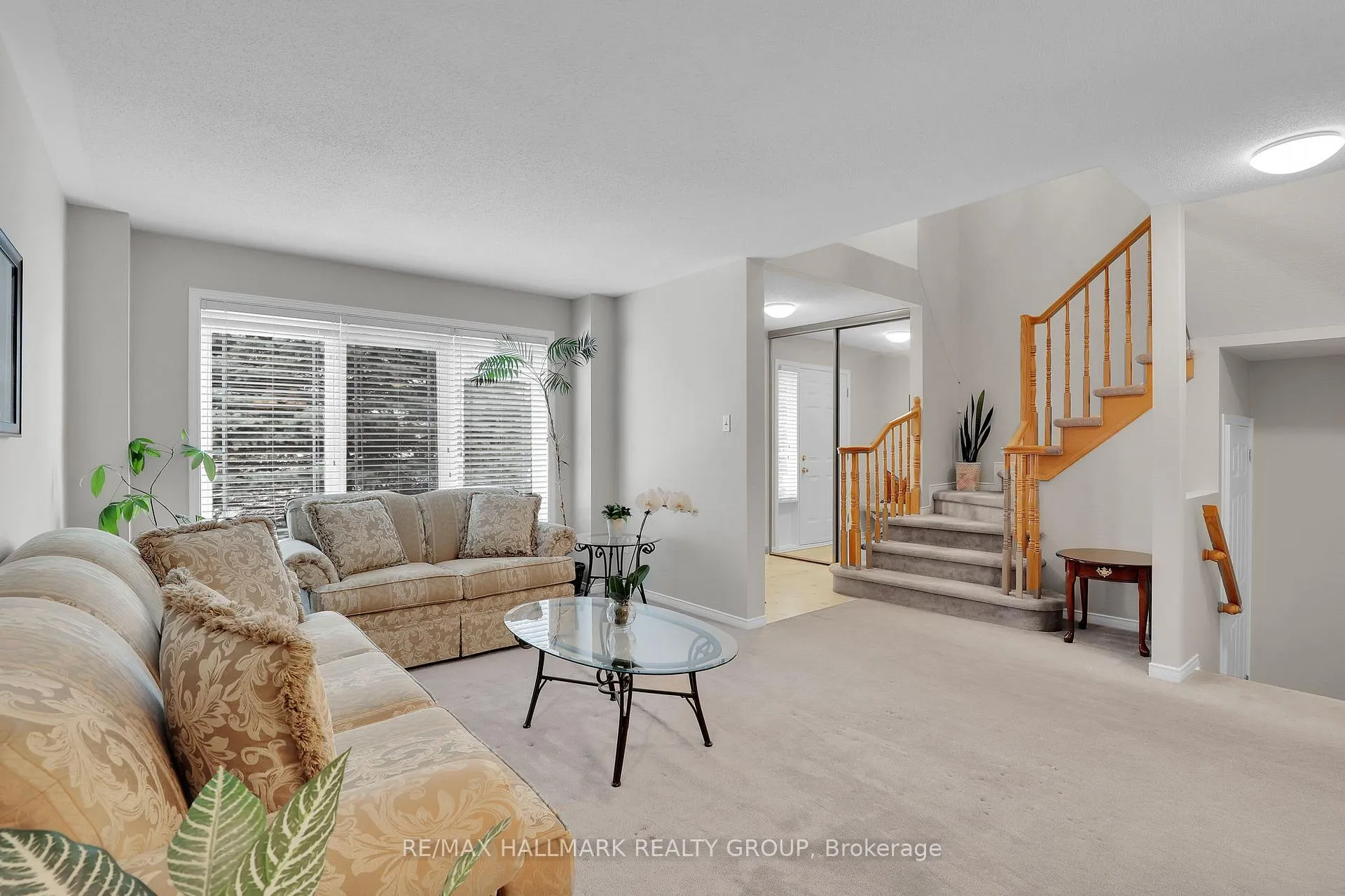 Photo 2 of 634 Aquaview Drive, Ottawa, Avalon East — HOMEH